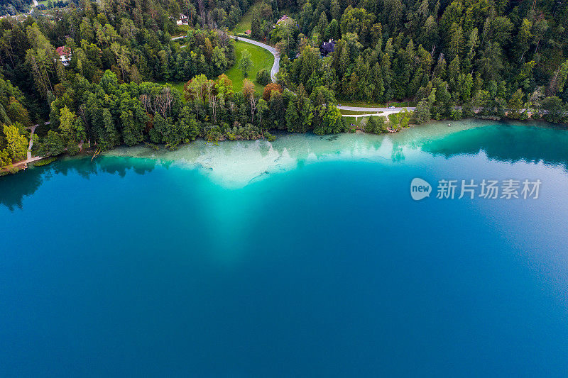 斯洛文尼亚Bohinj湖鸟瞰图(bohinsko jezero)